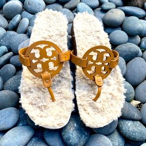 Miller Cloud Genuine Shearling Flip Flop sz 9